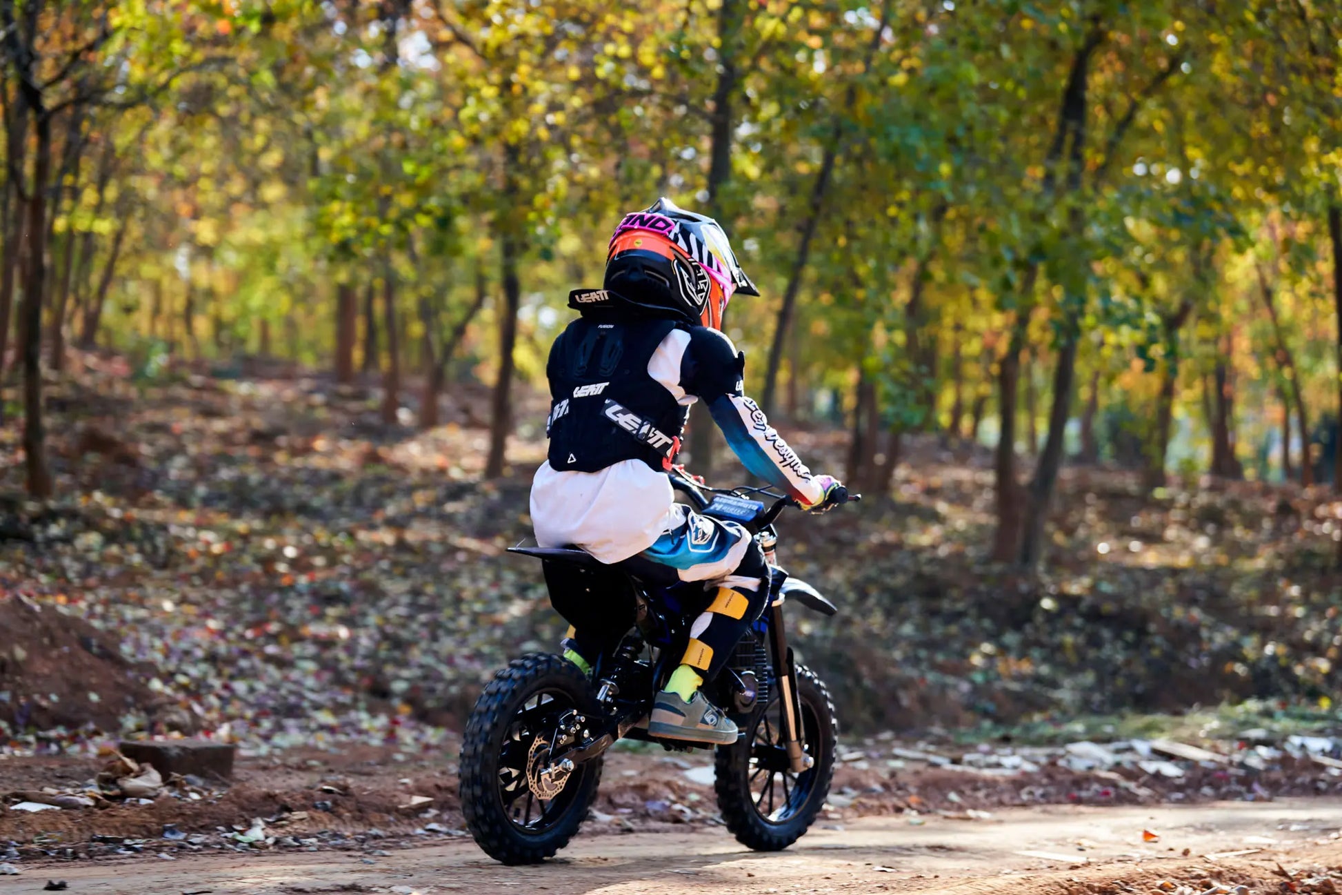 50cc geared bike MotoTec Thunder 50cc 2-Stroke Kids Gas Dirt Bike Blue